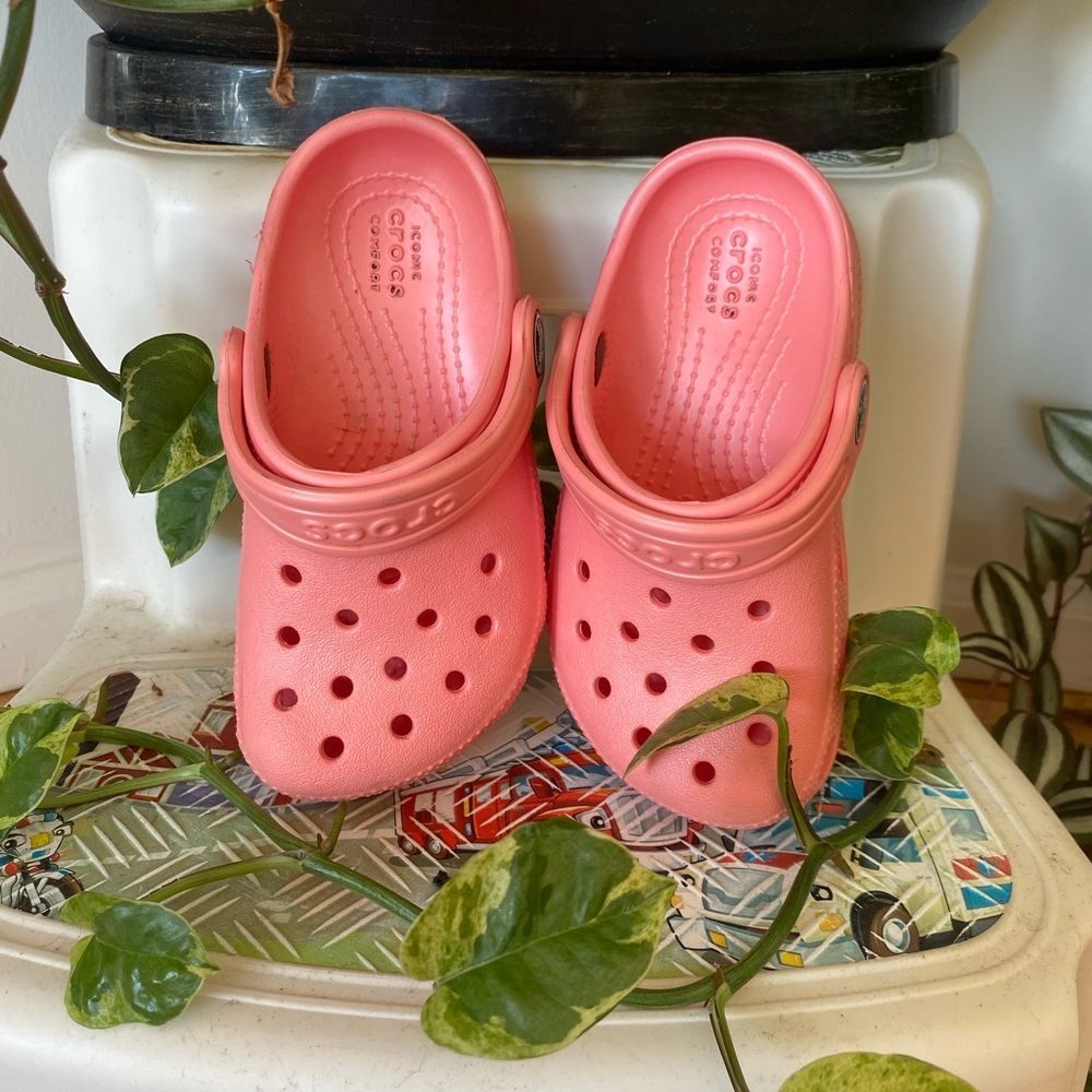 Pink crocs - Picture 3 of 3